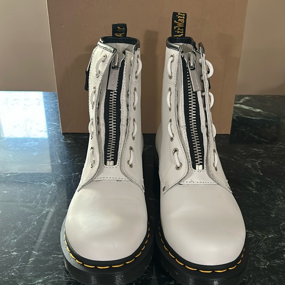 Dr Martens Women’s Boots NIB